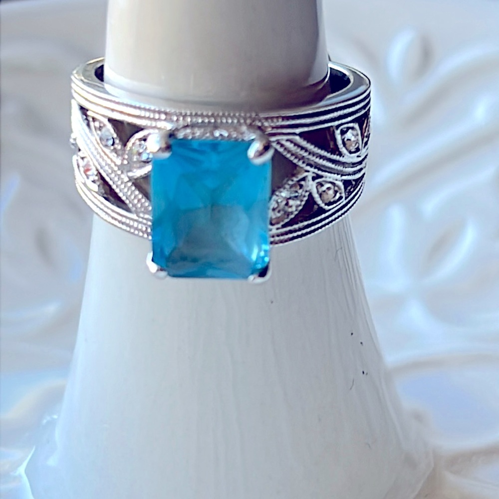 925S Silver Blue Aqua Stone Size 8 Ring
